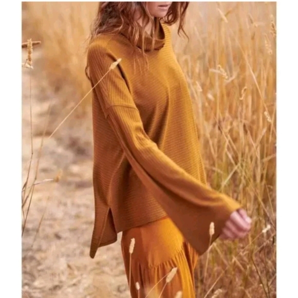 FREE PEOPLE Movement Cant Handle This High Atlas Ribbed Bell Sleeve Sz Xs - Picture 1 of 9